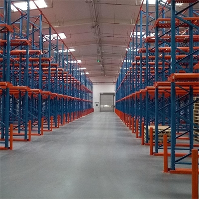 2000kg Capacity Drive In Push Back Pallet Racking For Versatile Warehouse Storage